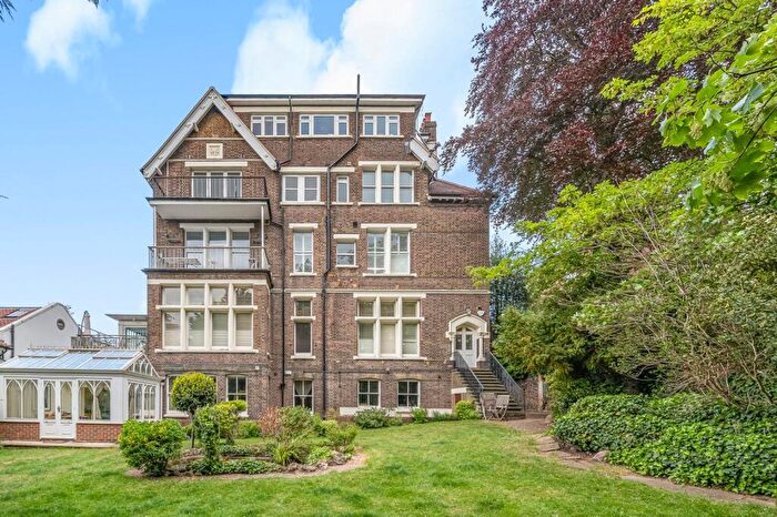 2 Bedroom Flat For Sale In Arkwright Road, Hampstead, NW3