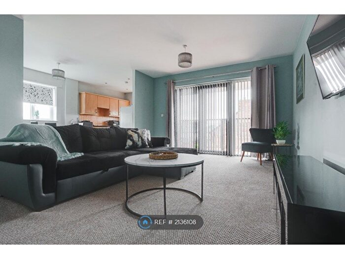 2 Bedroom Terraced House To Rent In Hyde Road, Manchester, M18