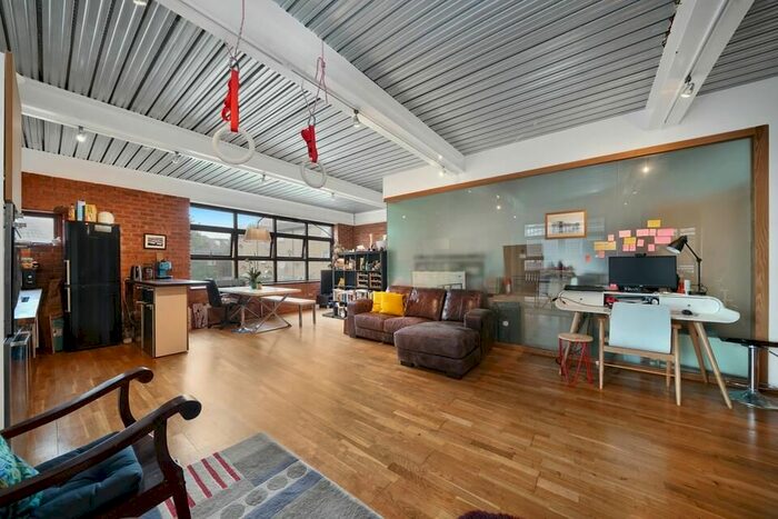 2 Bedroom Flat To Rent In New Crescent Yard, Acton Lane, London, NW10