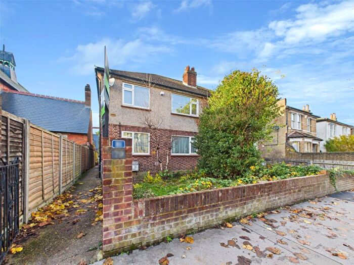 2 Bedroom Maisonette To Rent In Clyde Road, CR0