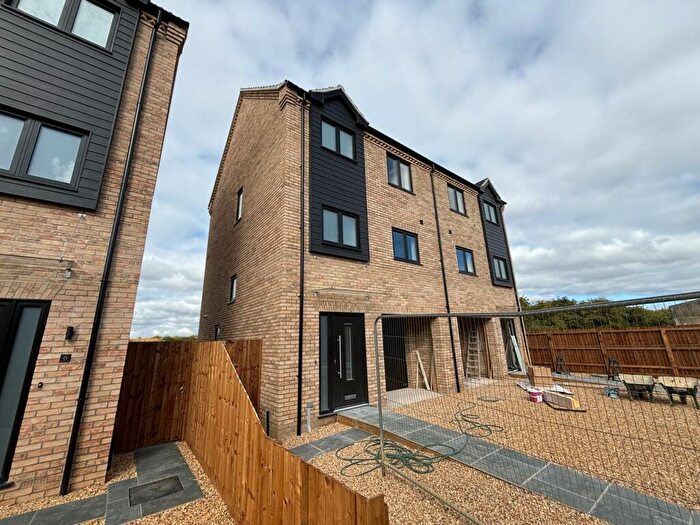3 Bedroom Semi-Detached House To Rent In Sandpiper Way, Downham Market, PE38