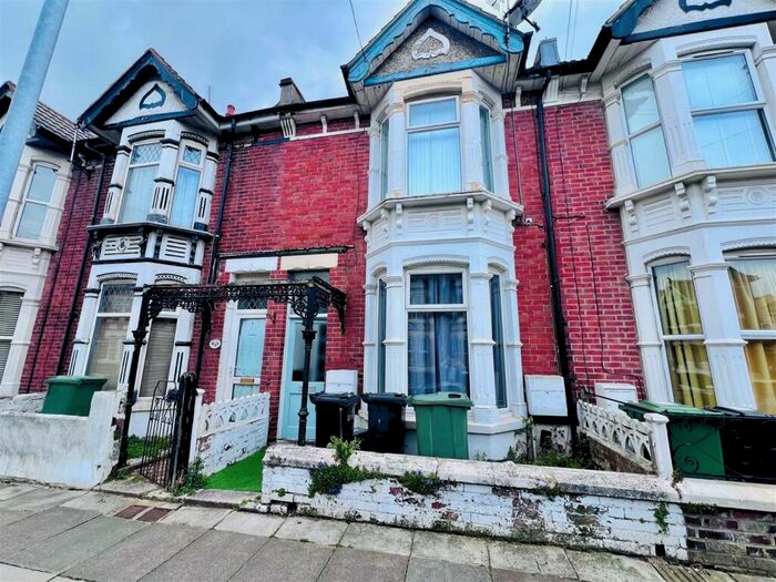 2 Bedroom Flat To Rent In Winter Road, Southsea, PO4