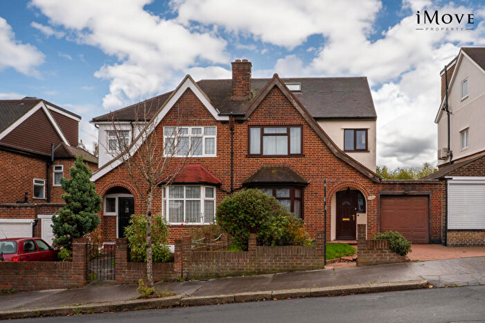 5 Bedroom Semi-Detached House For Sale In Convent Hill, London, SE19