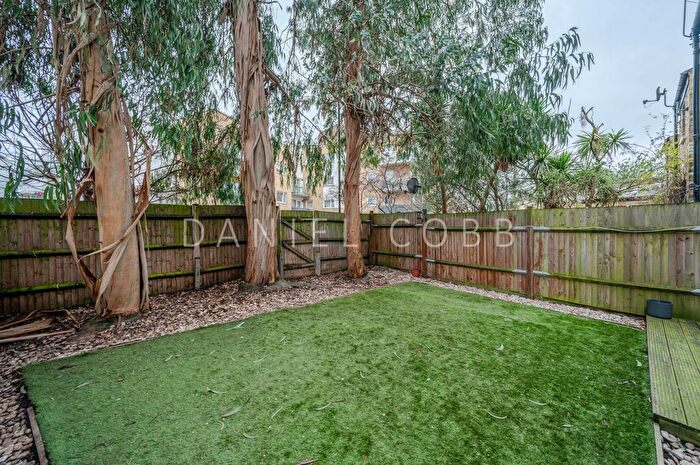2 Bedroom Flat For Sale In Kennington Lane, London, SE11