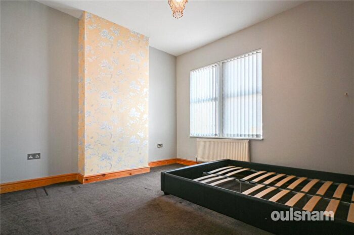 3 Bedroom Terraced House For Sale In Beakes Road, Smethwick, West Midlands, B67