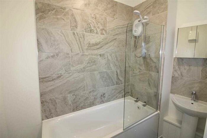 3 Bedroom Flat To Rent In Suffolk Avenue, Southampton, SO15