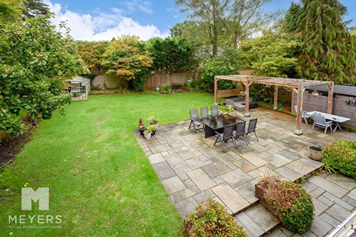 4 Bedroom Detached House For Sale In Woolsbridge Road, Ashley Heath, Ringwood, BH24
