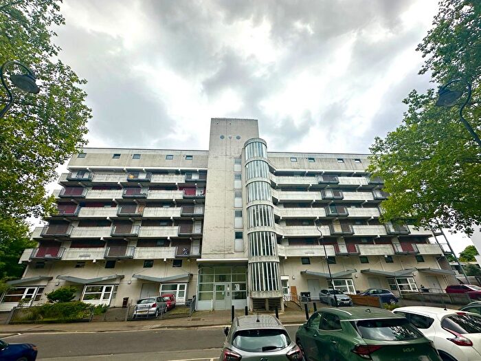 1 Bedroom Flat To Rent In Rogate House, Hackney, London, E5
