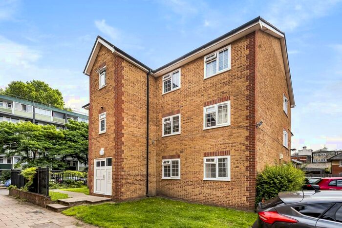 2 Bedroom Flat To Rent In Havil Street Camberwell, SE5