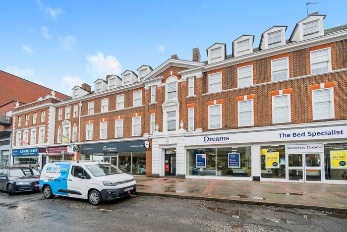 1 Bedroom Flat To Rent In New Zealand Avenue, Walton-On-Thames, KT12