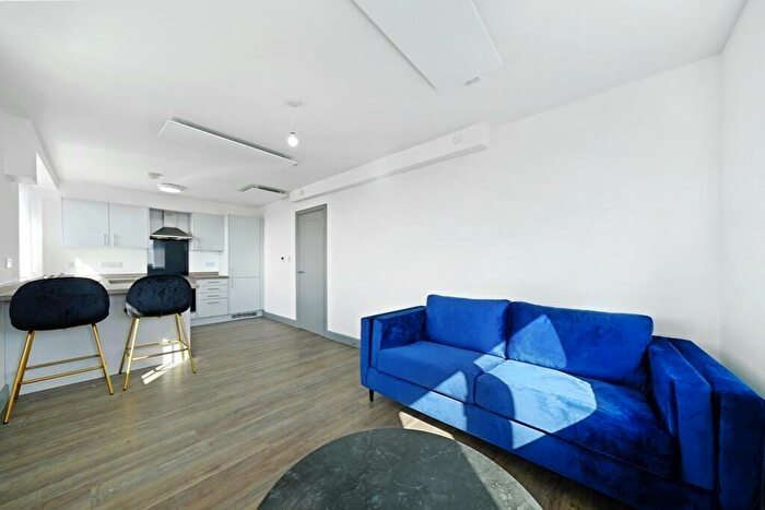 2 Bedroom Apartment To Rent In Willow House, L21