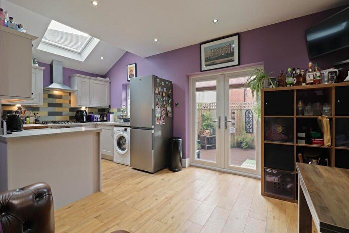 3 Bedroom End Of Terrace House For Sale In Nettleham Road, Woodseats, Sheffield, S8