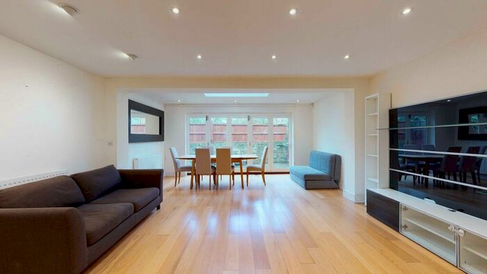 2 Bedroom Flat To Rent In Fairhazel Gardens, NW6
