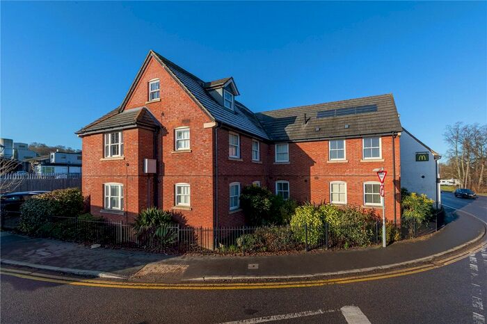 1 Bedroom Flat To Rent In Featherbed Lane, Hemel Hempstead, Hertfordshire, HP3