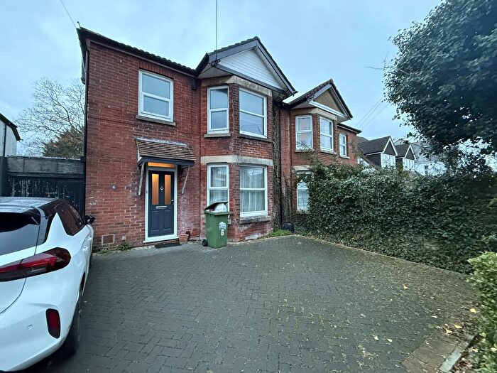 5 Bedroom House To Rent In University Road, SO17