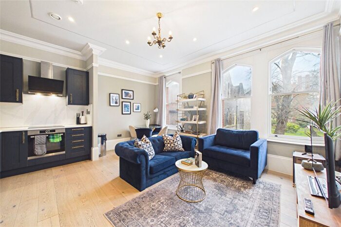 2 Bedroom Flat To Rent In The Forbury, Reading, Berkshire, RG1