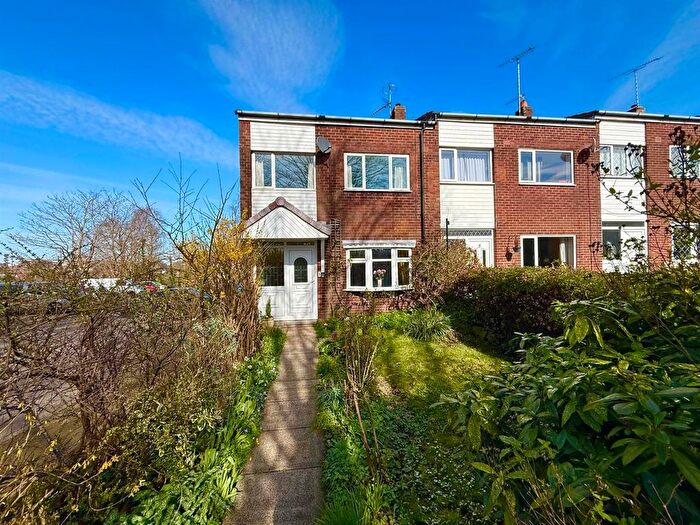 3 Bedroom End Terrace House For Sale In Jodrell Close, Macclesfield, SK11