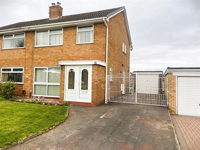 3 Bedroom Semi-Detached House For Sale In Gleneagles Road, Great Sutton, CH66