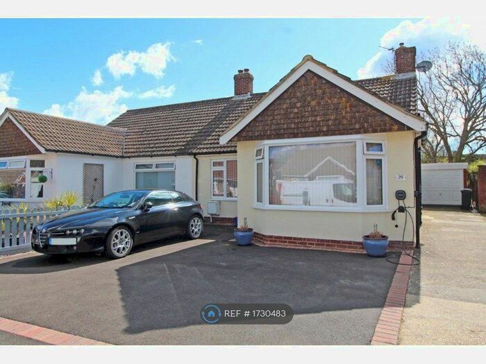 2 Bedroom Bungalow To Rent In Millstream Gardens, Polegate, BN26