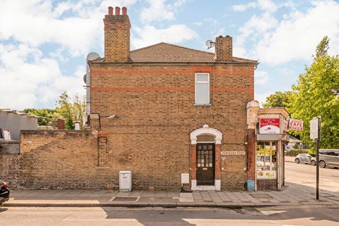 2 Bedroom Flat To Rent In Well Hall Road, London, SE9