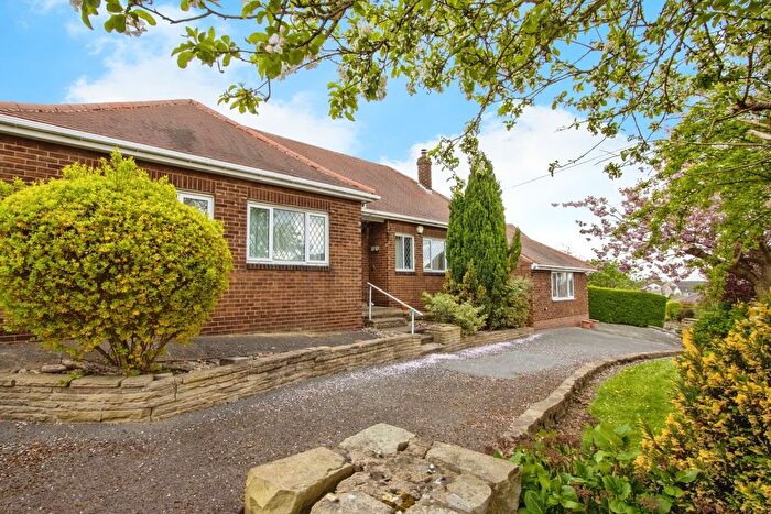 3 Bedroom Bungalow For Sale In Mount Avenue, Wakefield, West Yorkshire, WF2
