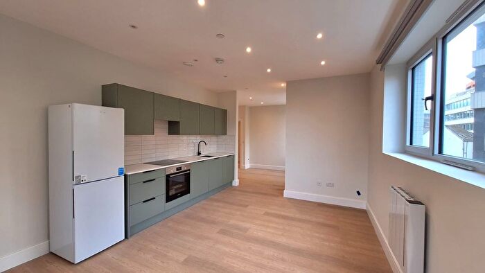 1 Bedroom Flat To Rent In Dean Park Crescent, Bournemouth, BH1