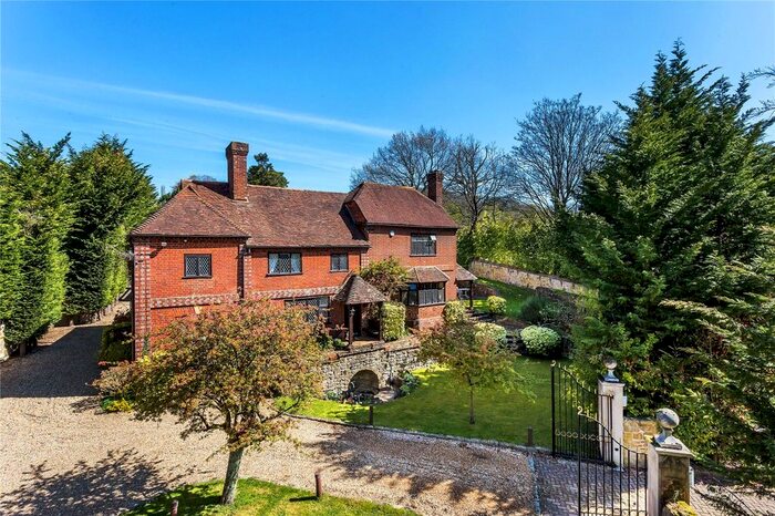 4 Bedroom Country House For Sale In Woodhill Lane, Shamley Green, Guildford, Surrey, GU5