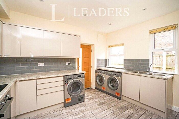 6 Bedroom Semi-Detached House To Rent In Bankfield Road, Liverpool, Merseyside, L13