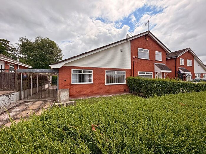 2 Bedroom Bungalow To Rent In Shearwater Road, Stockport, SK2