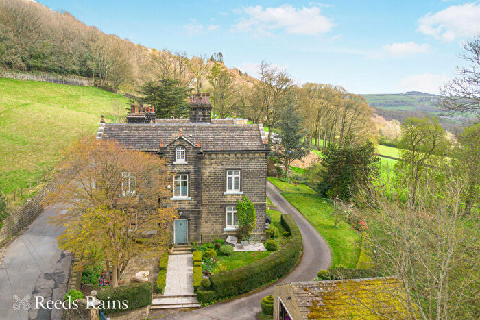 4 Bedroom Terraced House For Sale In Ewood Court, Hebden Bridge, HX7