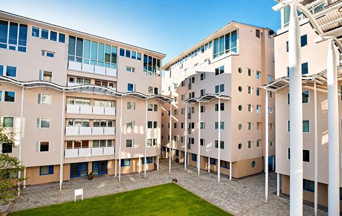 2 Bedroom Flat For Sale In Royal Quay, Liverpool, L3