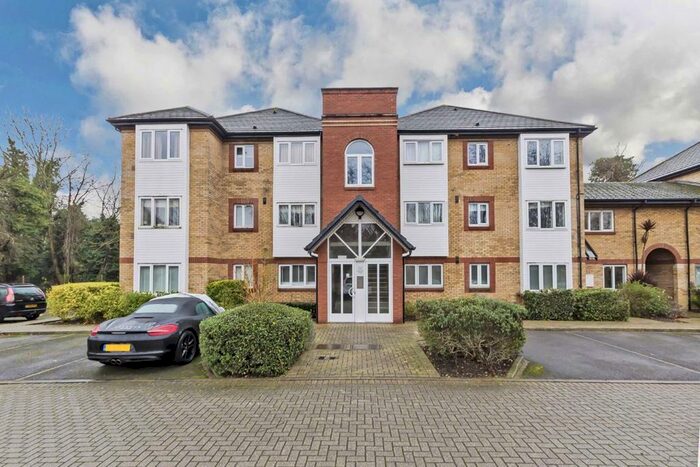 2 Bedroom Flat To Rent In Heathcote Road, Twickenham, TW1