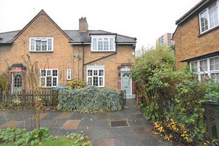 2 Bedroom Property To Rent In Roan Street, Greenwich, SE10