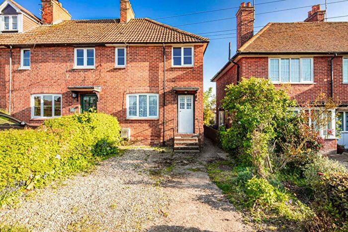 3 Bedroom Property For Sale In Fairfield Cottages, Goring On Thames, RG8