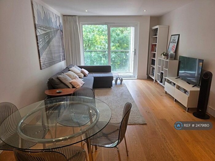 2 Bedroom Flat To Rent In Downhall Road, Kingston Upon Thames, KT2