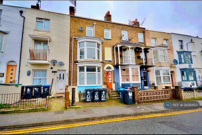 1 Bedroom Flat To Rent In West Cliff Road, Ramsgate, CT11