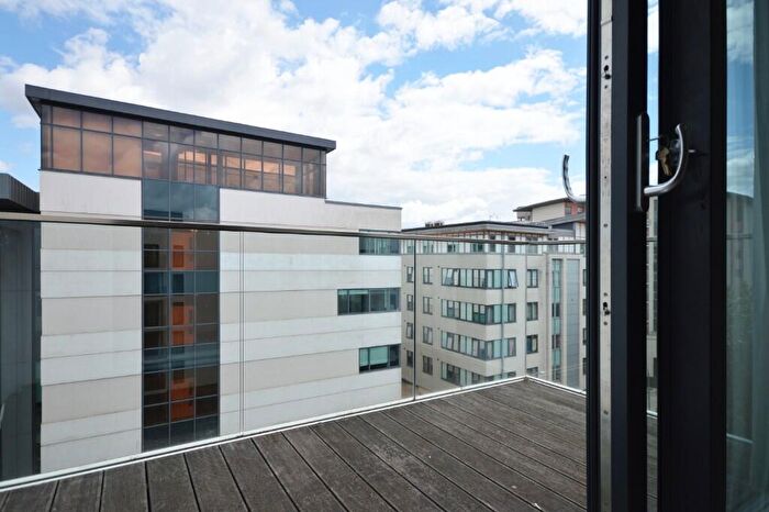 1 Bedroom Flat To Rent In Flat Canons Gate, Canons Way, Bristol, BS1