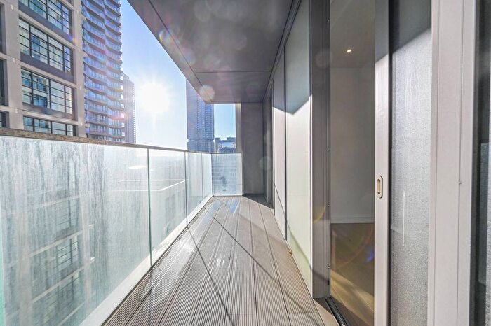 2 Bedroom Flat To Rent In Park Drive, Tower Hamlets, London, E14