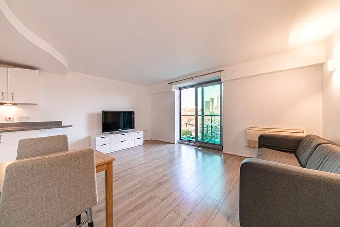 1 Bedroom Flat To Rent In Westminster Bridge Road, London, SE1