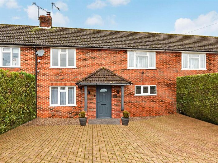 3 Bedroom Terraced House For Sale In The Close, Liphook, GU30