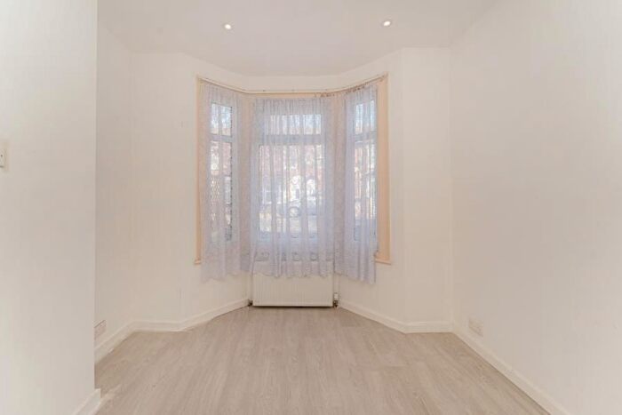 4 Bedroom Property To Rent In Alston Road, Edmonton, N18