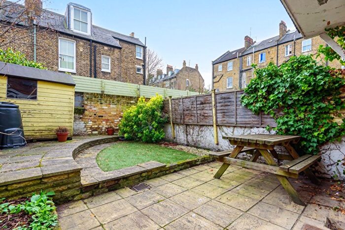 1 Bedroom Flat For Sale In Kellett Road, Brixton, London, SW2