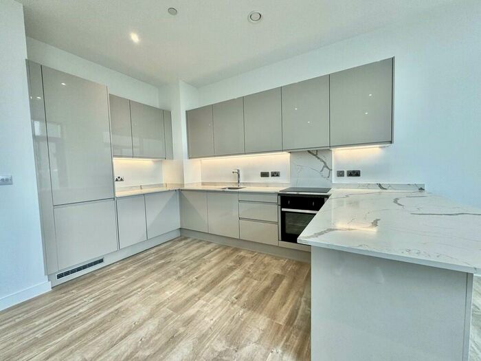 2 Bedroom Penthouse To Rent In Fifve, Queen Street, Salford, TY5I