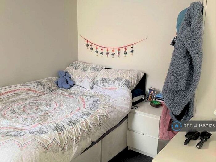 6 Bedroom Terraced House To Rent In Edinburgh Road, Liverpool, L7