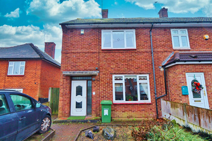 2 Bedroom End Of Terrace House For Sale In Kingsbridge Road, Harold Hill, RM3