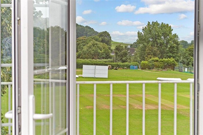 1 Bedroom Flat For Sale In West Street, Reigate, Surrey, RH2
