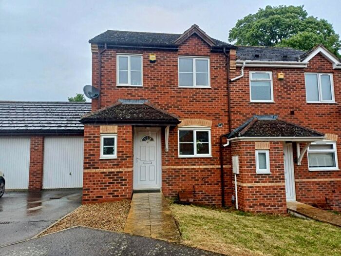 3 Bedroom End Of Terrace House For Sale In Malthouse Close, Irthlingborough, Wellingborough, NN9