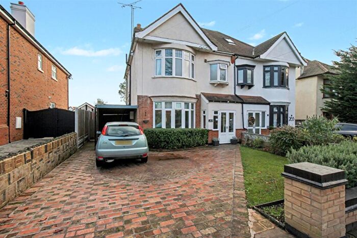 2 Bedroom Apartment For Sale In Southbourne Grove, Westcliff-On-Sea, SS0