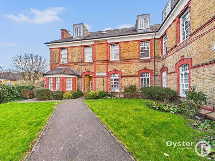 2 Bedroom Flat To Rent In Tresilian Avenue, London, N21