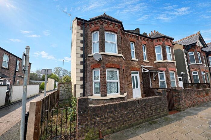 2 Bedroom Maisonette To Rent In Clarendon Road, Luton, LU2